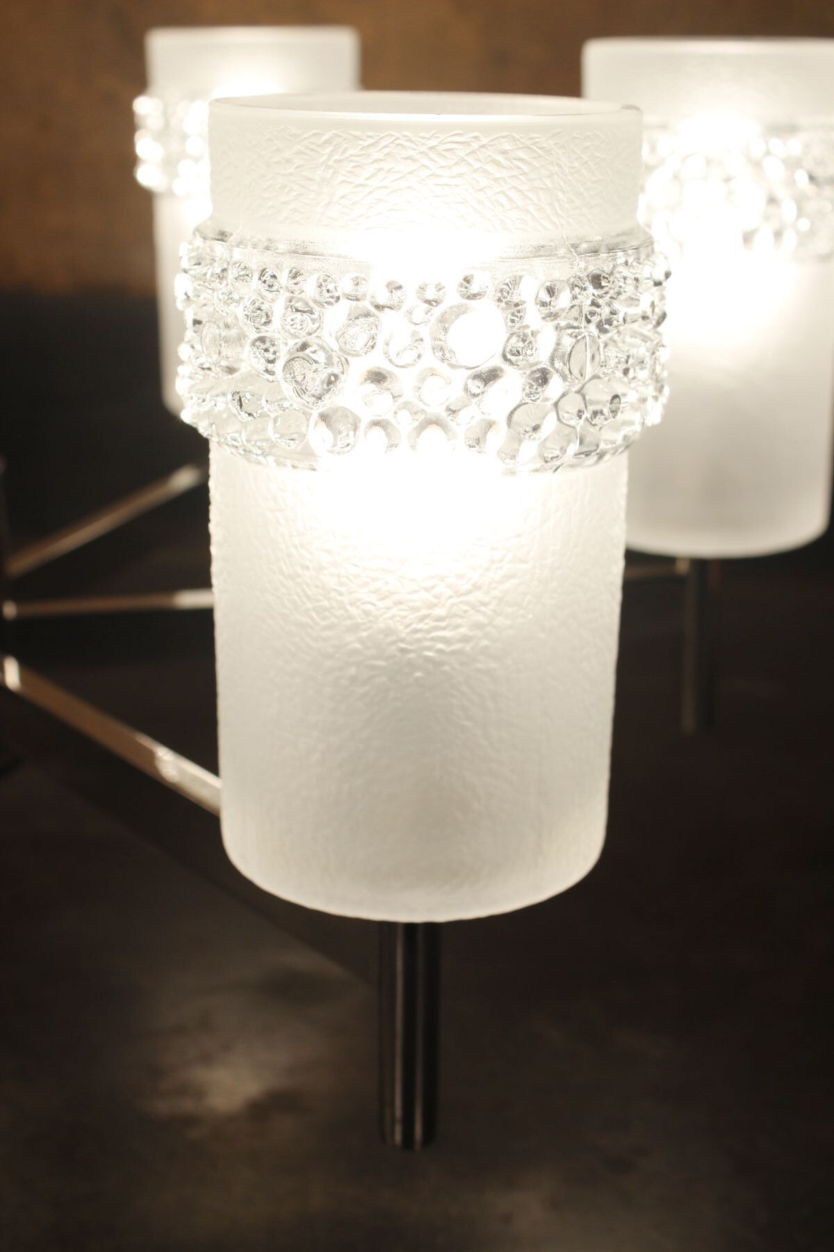 Space age chandelier with 6 lights in chrome and moulded glass by Hillebrand Lighting, 1960s.