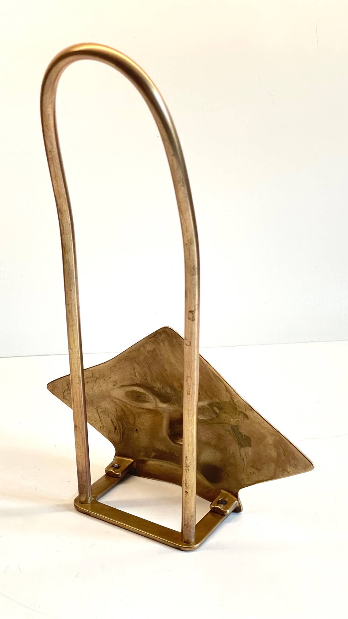 Display star shape mail holder in vintage brass