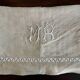 Drap en lin brodé avec monogramme MR