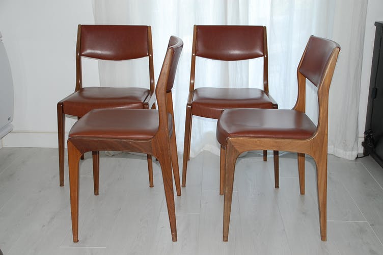 Suite de 4 chaises scandinaves des années 60