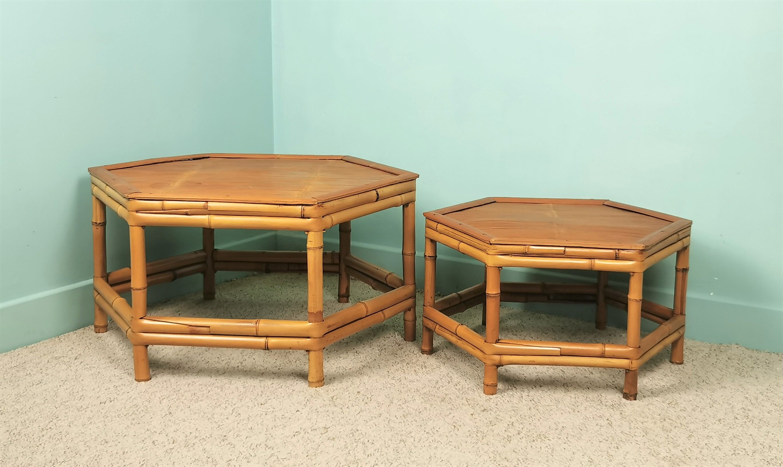Set of 2 bamboo coffee tables