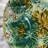 5 plates in vine leaf slip, late 19th century