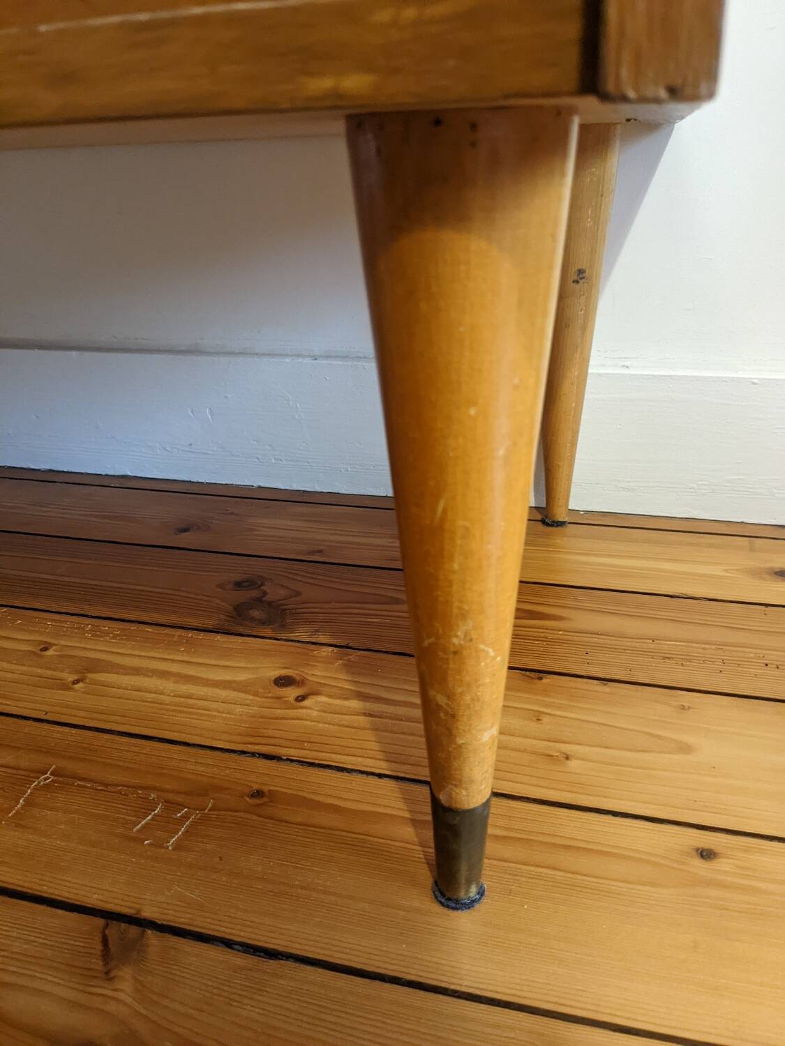 Vintage chest of drawers with spindle legs