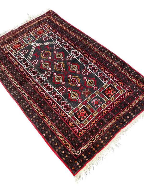 Tapis persan fait main 140cm x 90cm