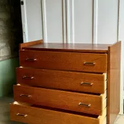 Commode style mid-century