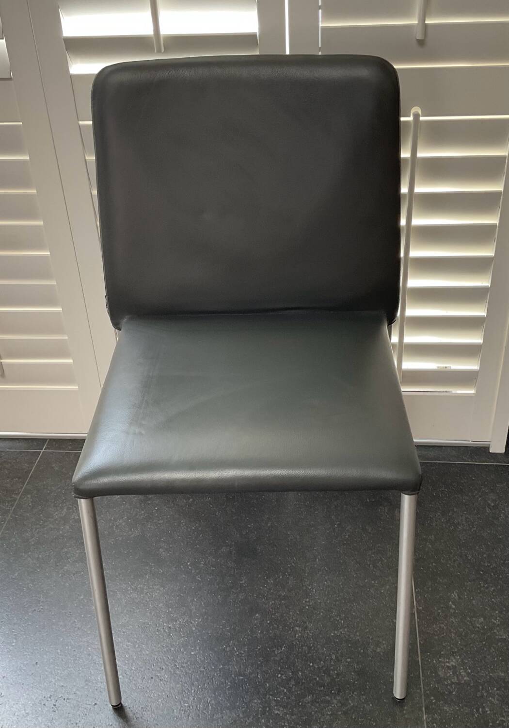 Chaises en cuir More