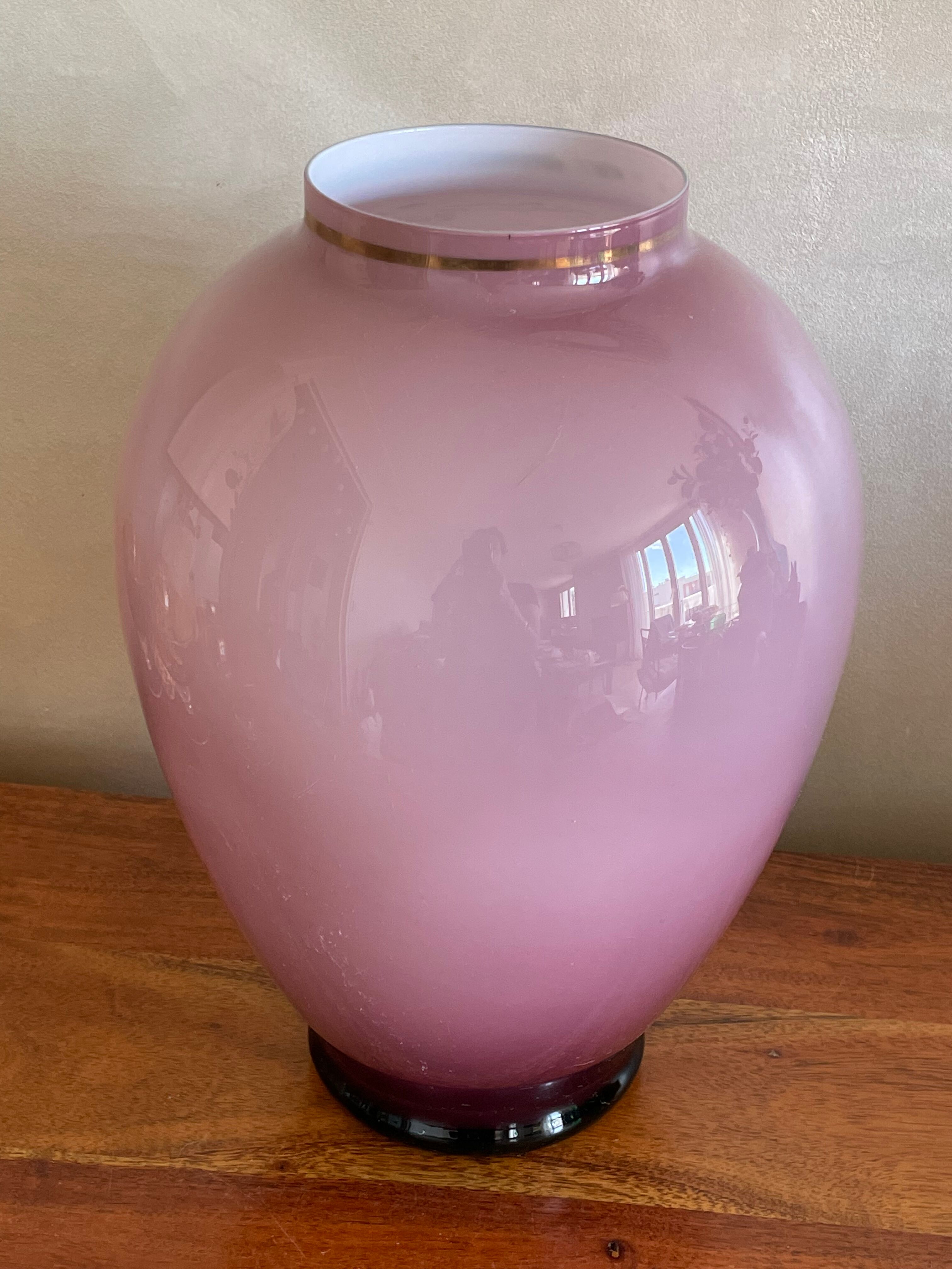 Opaline vase peacock decoration