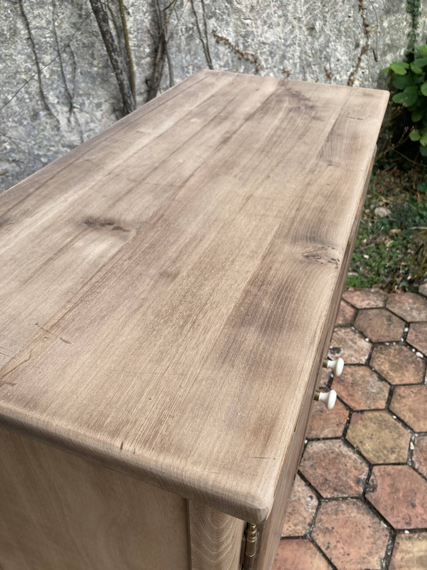 Petit buffet ancien en bois 