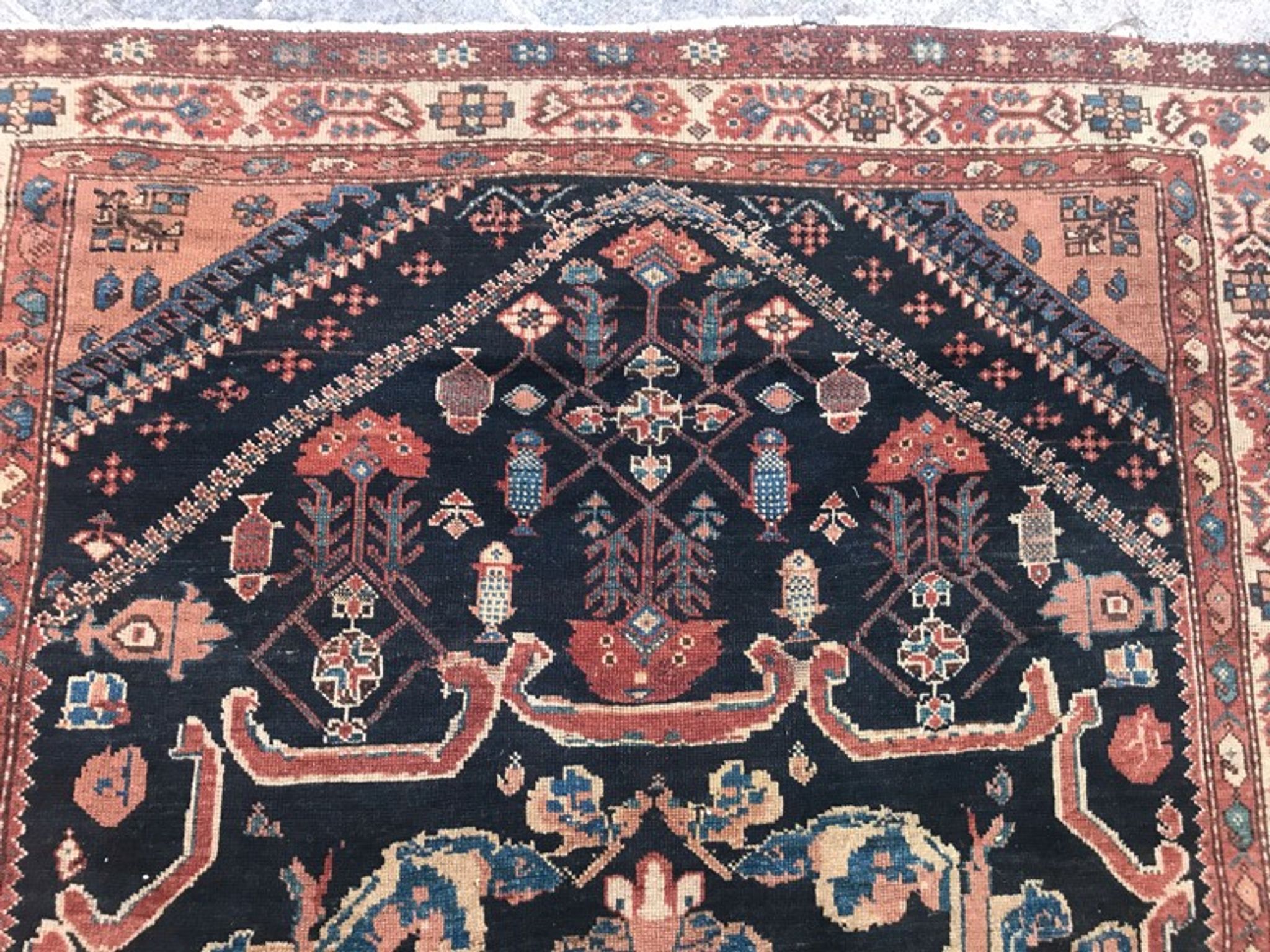Carpet former Persian Bakhtiar style handmade soap factory - 137x265 cm