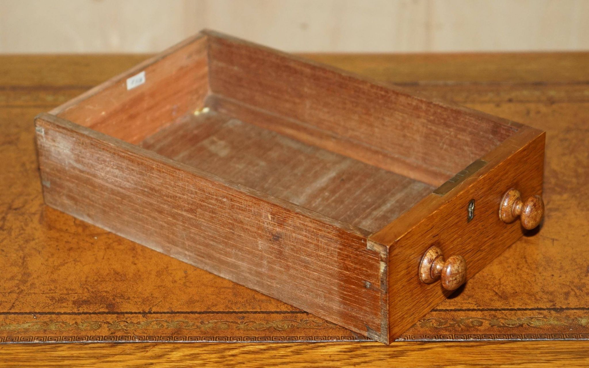 Bureau victorien en chêne miel avec cuir teint à la main