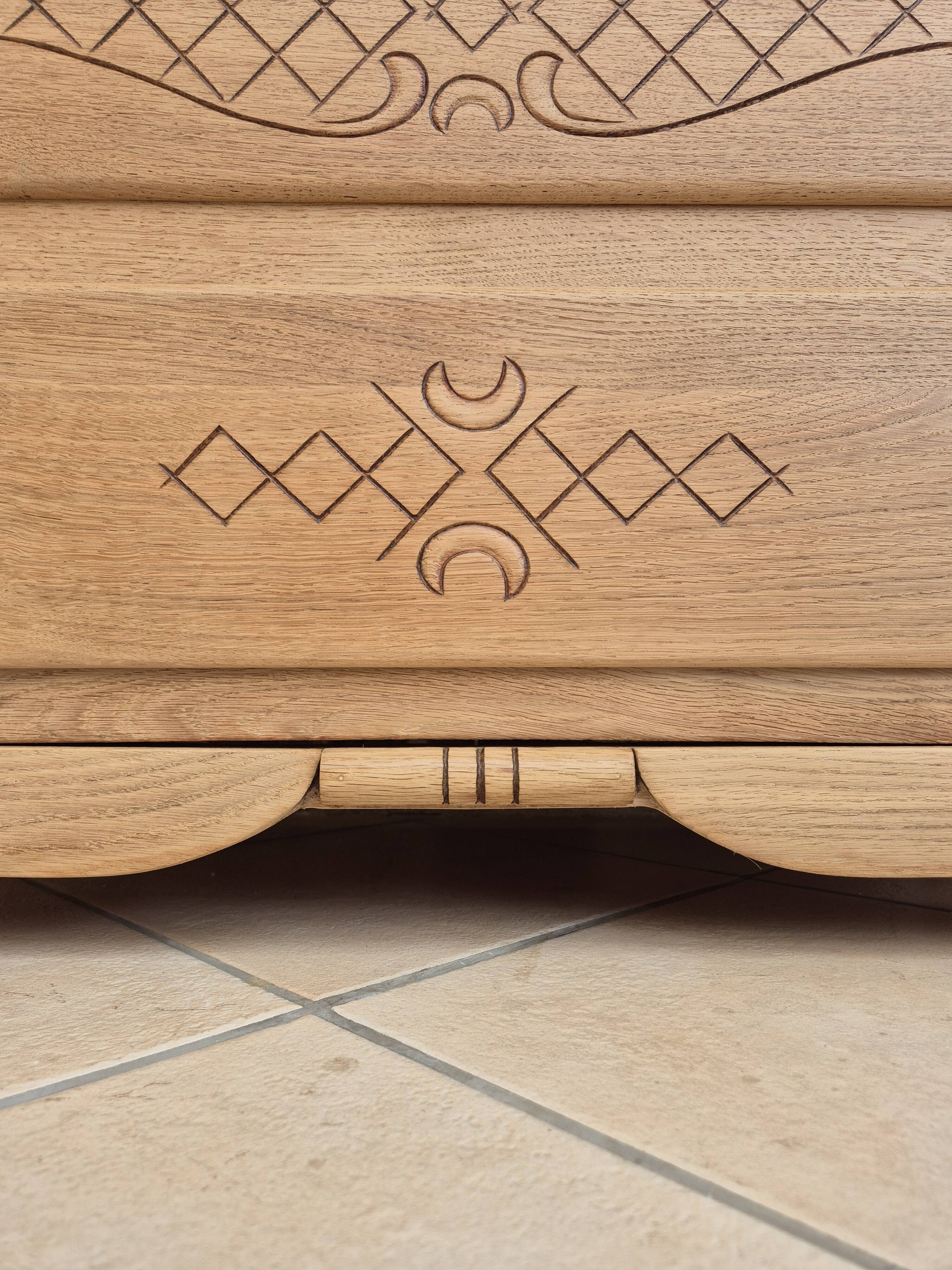 Art Deco chest of drawers