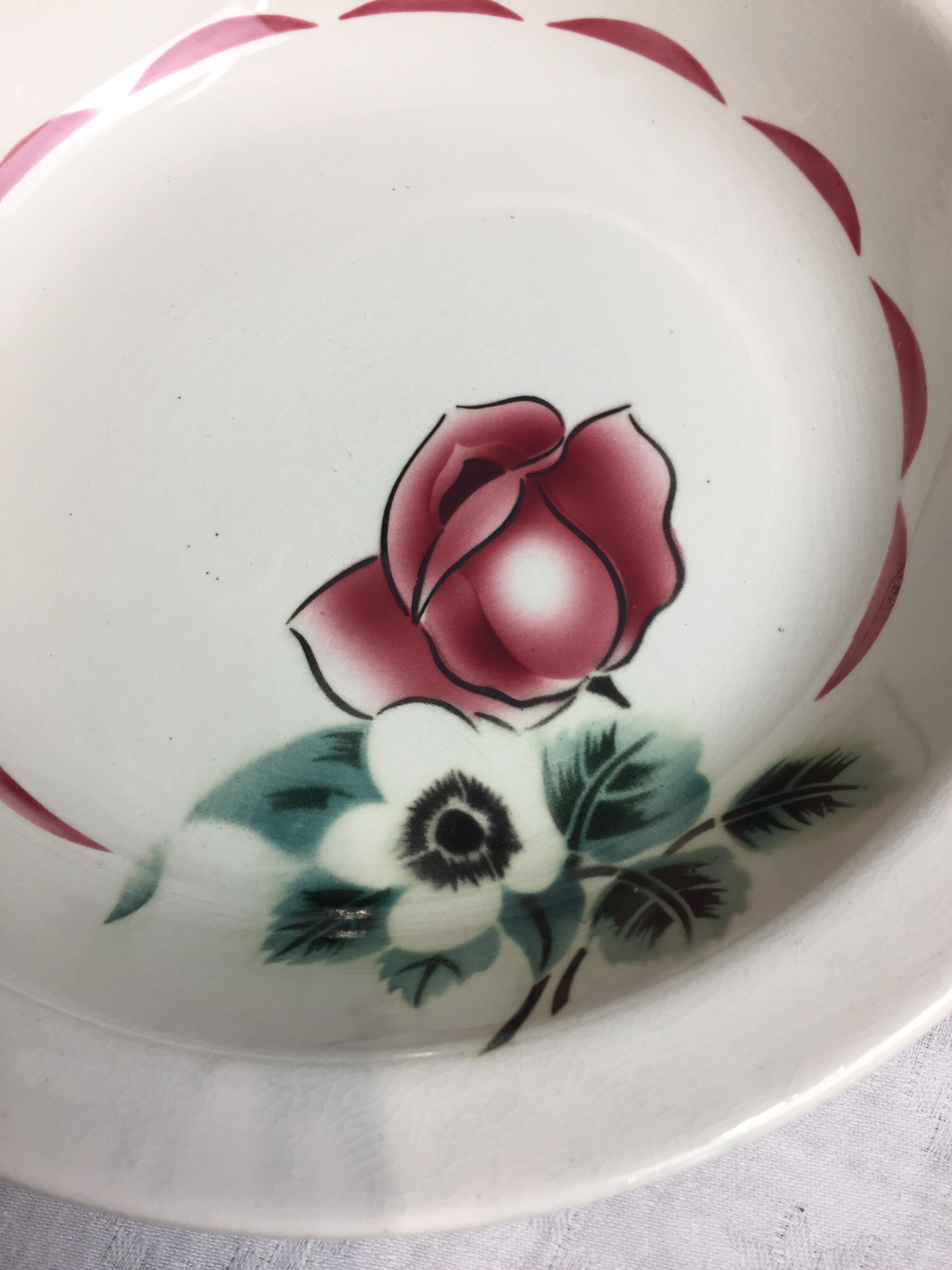 Hollow dish of round shape, made in France Digoin Sarreguemines