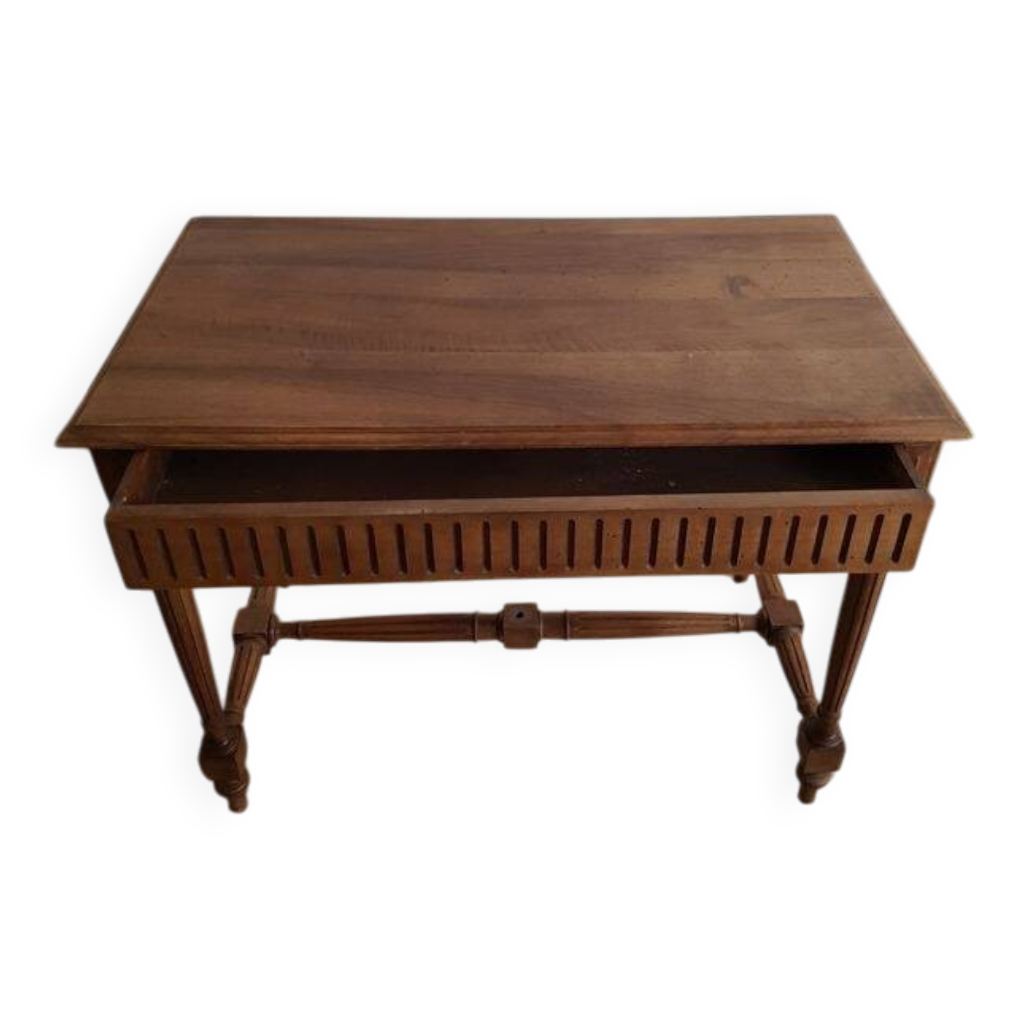 Serving table