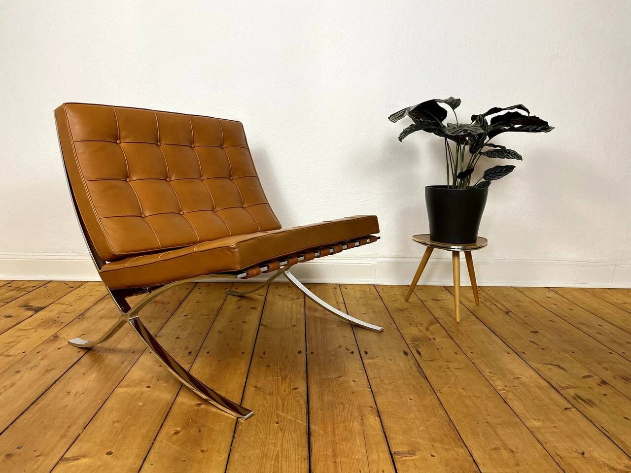 Chauffeuse Barcelona de Mies Van Der Rohe pour Knoll