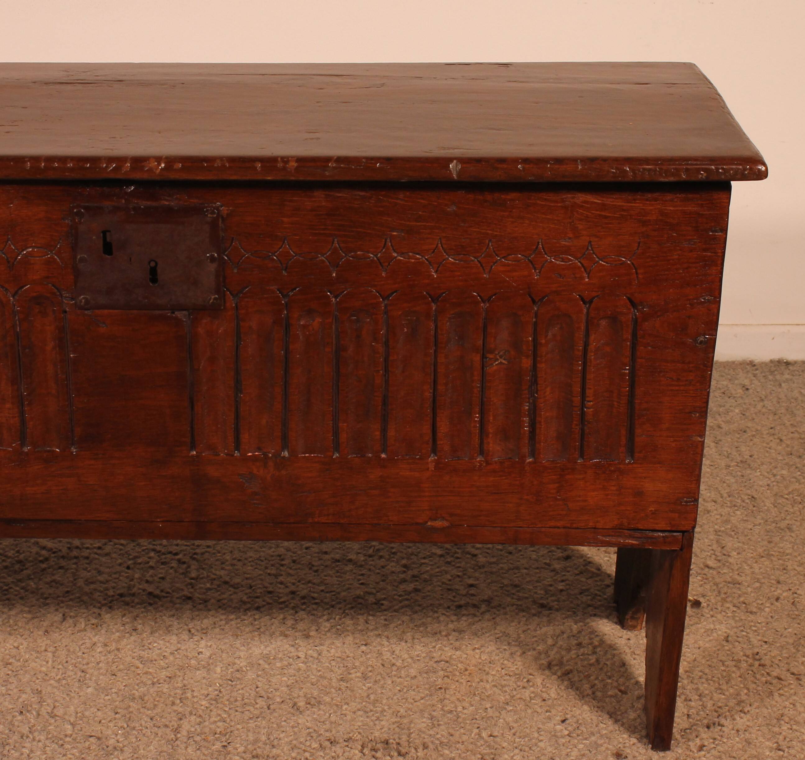 Oak Saber Chest Circa 1600