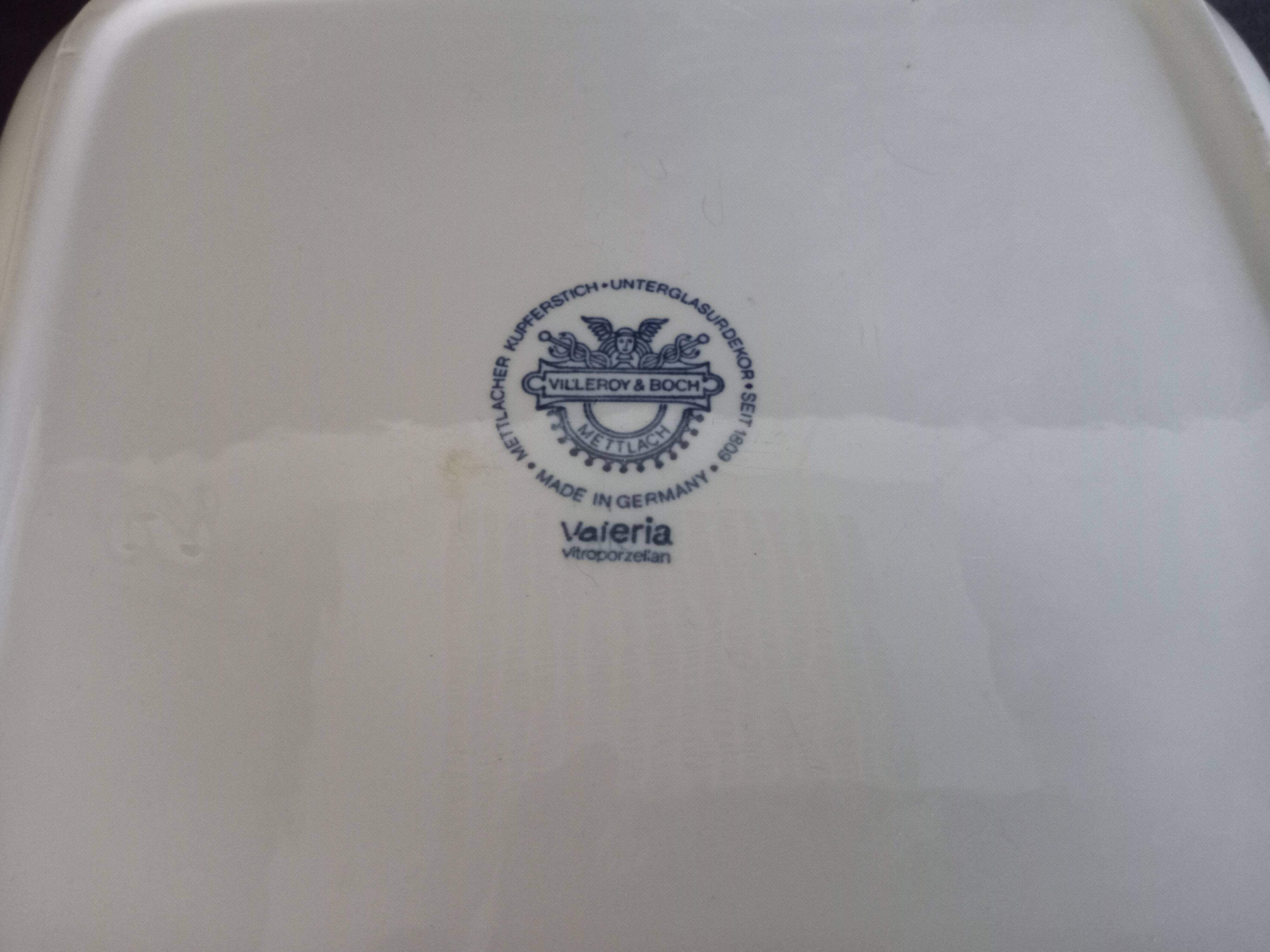 Hollow square shaped dish in Villeroy & Boch porcelain, “Valeria” model