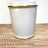 Porcelain apothecary pot