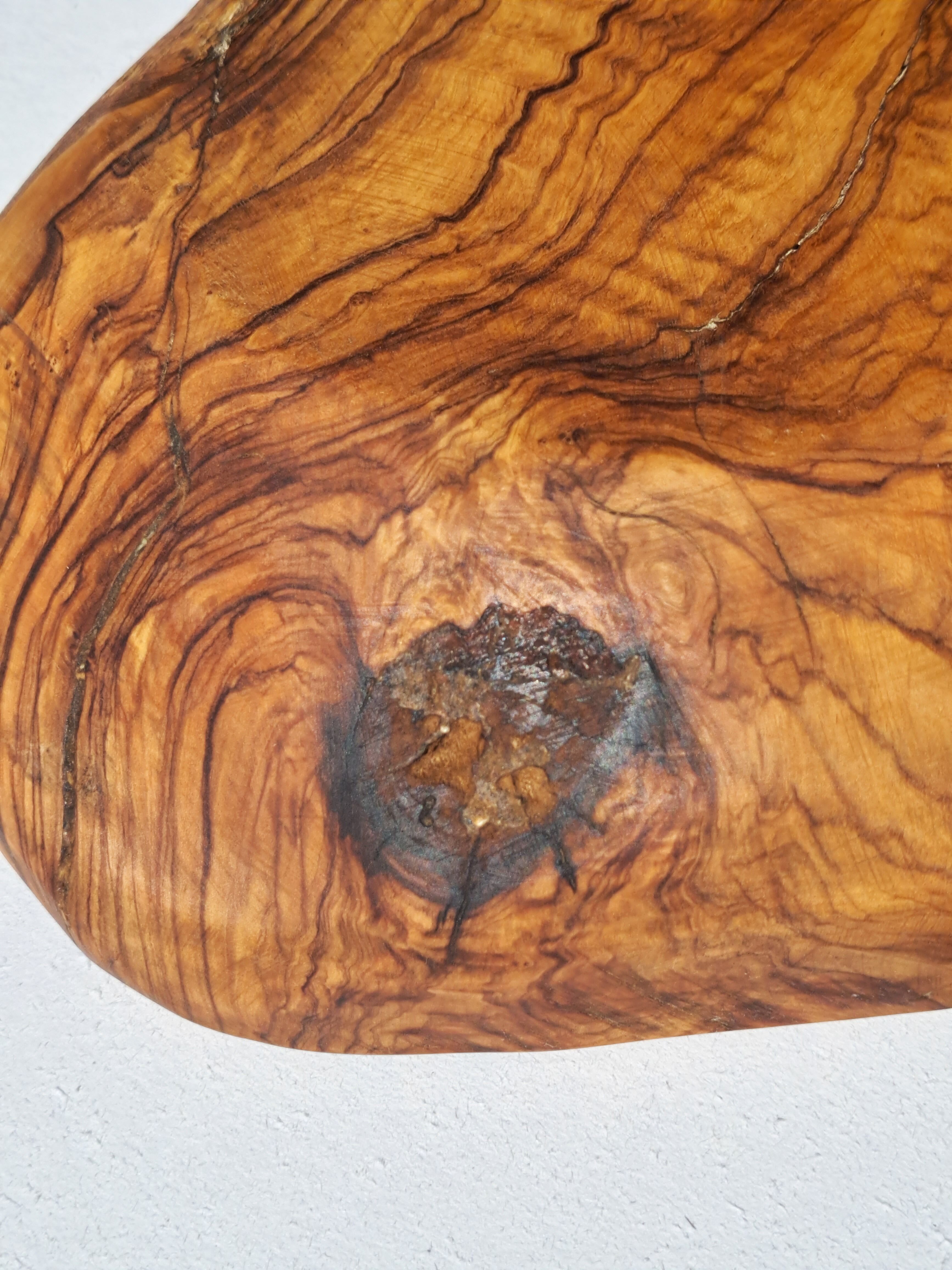 Brutalist dish in olive wood 1970