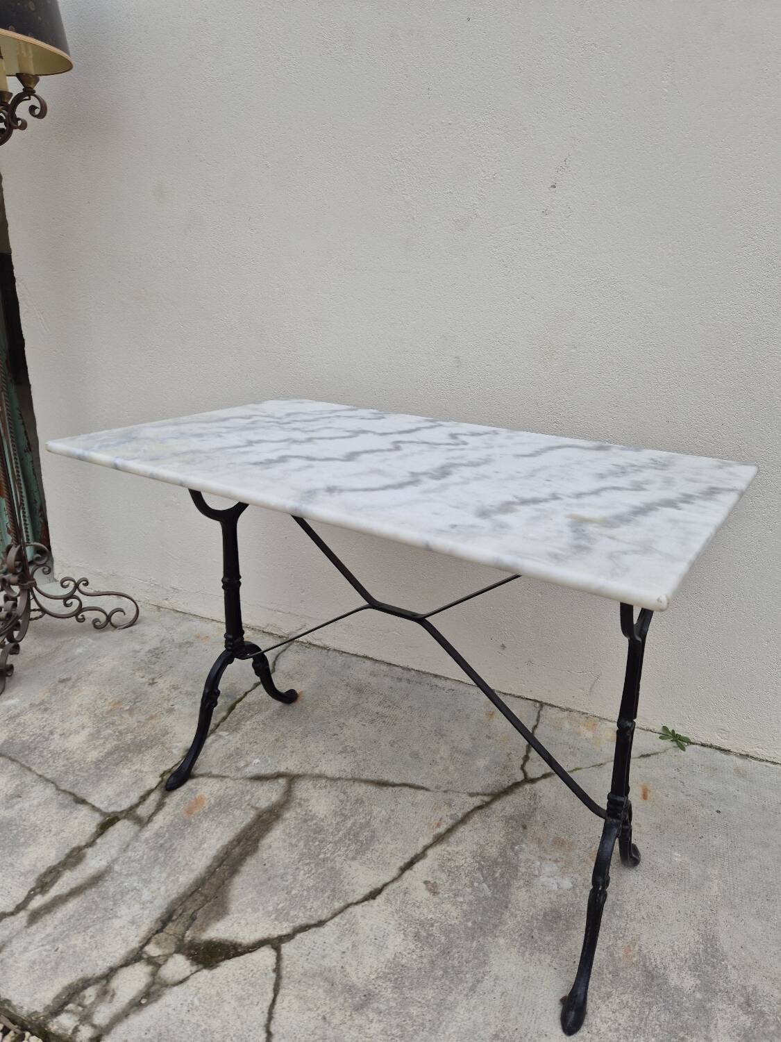 Table en marbre et fonte de bistrot restaurant ancienne