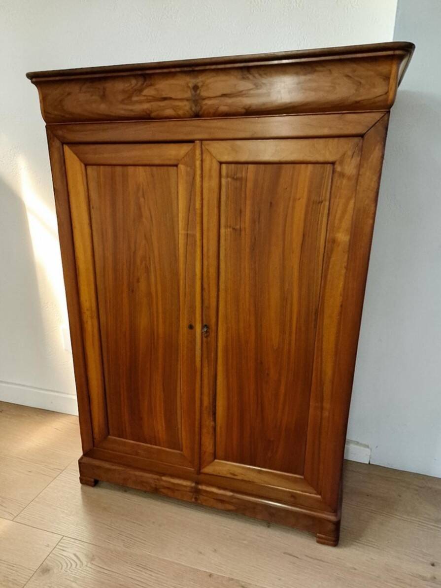 Louis Philippe wardrobe fully dismantlable