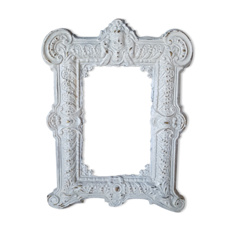 Small old frame in repelled brass patinated white