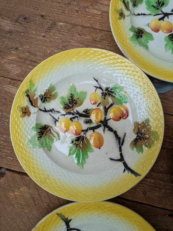 Set of 8 small fruit slip plates Orchies Moulin des Loups