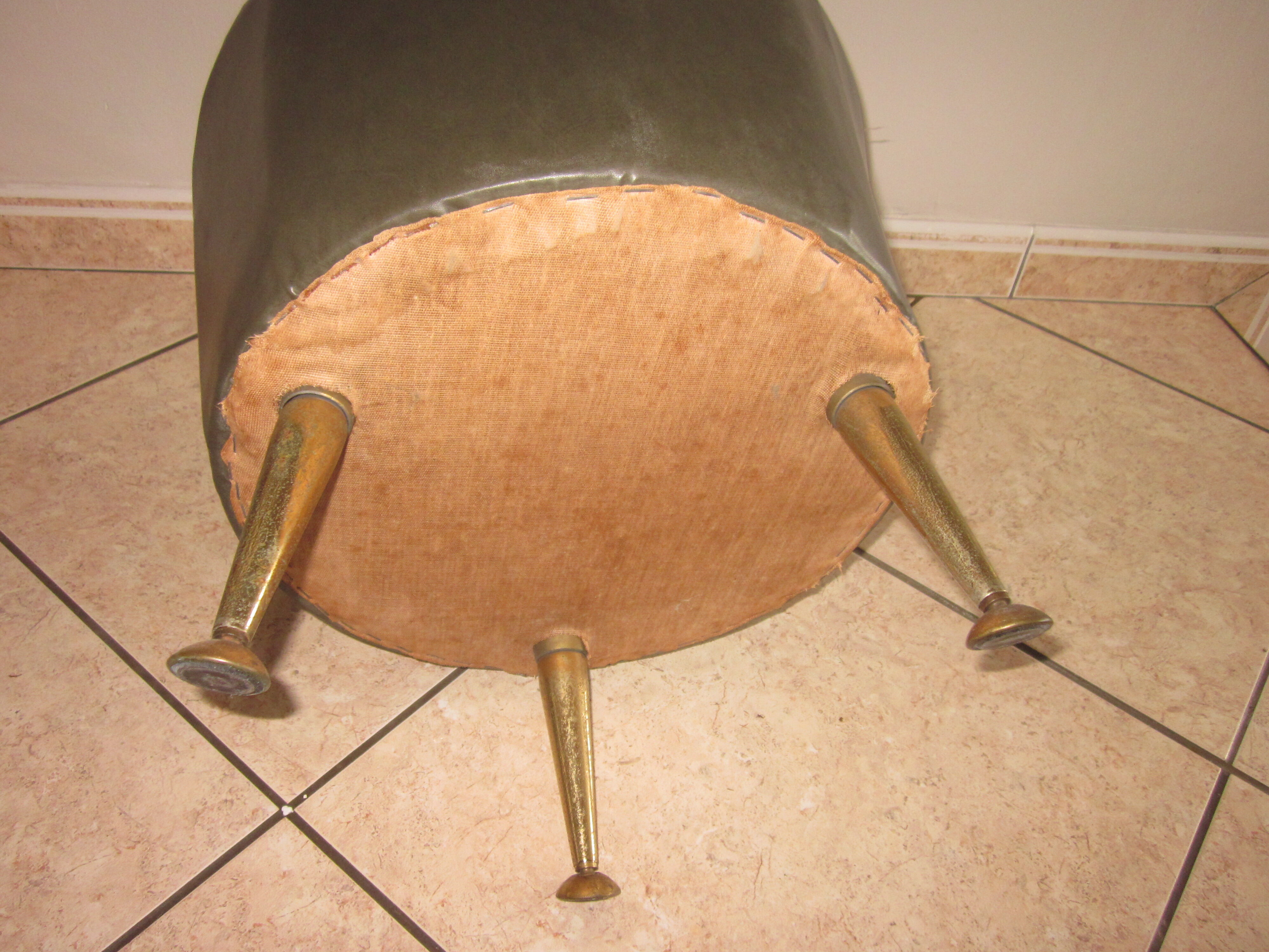 Vintage chest with conical feet