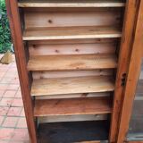 Showcase to install or hang