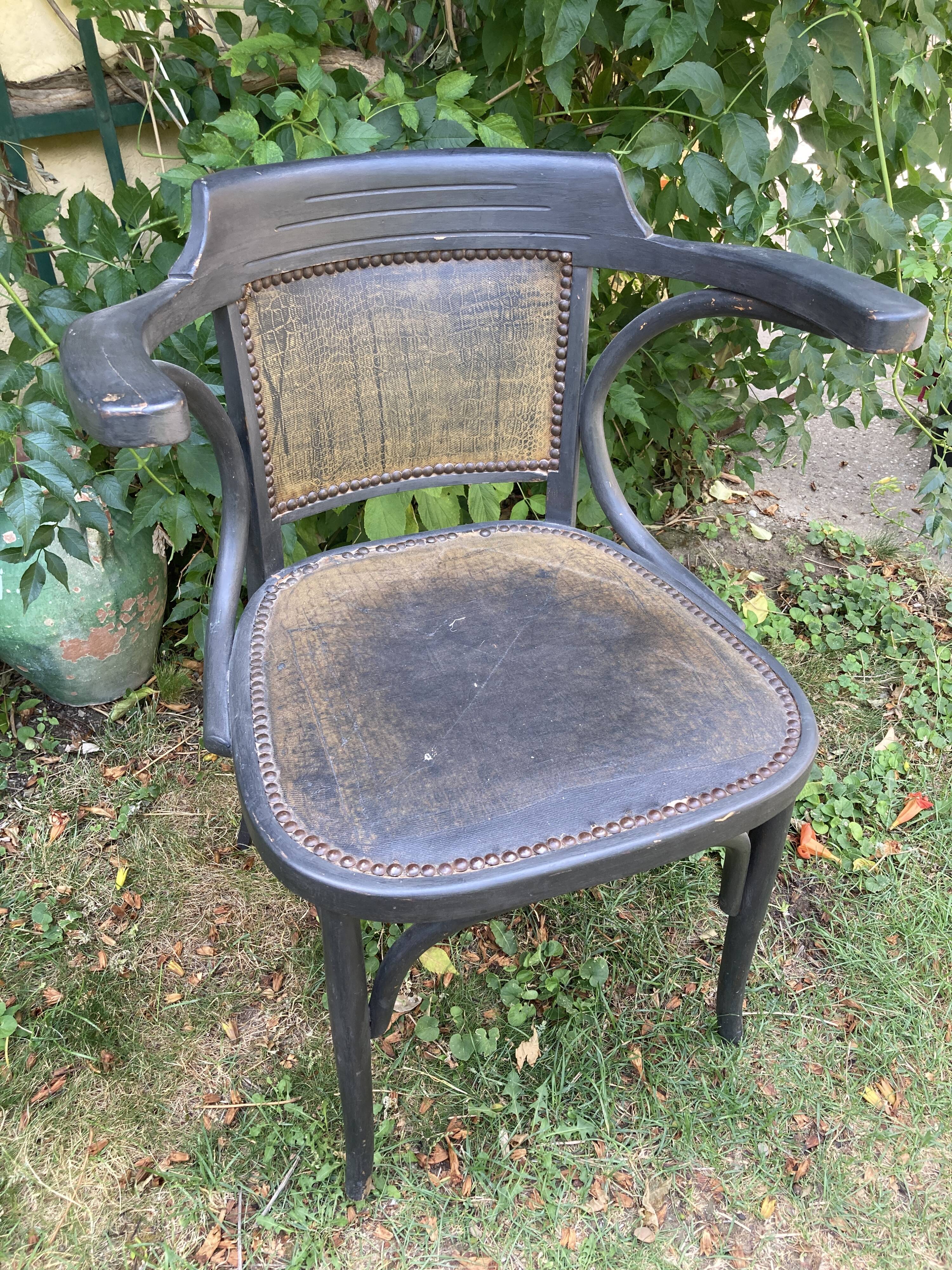 Curved wood office chair - Baumann