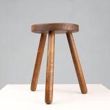 Tabouret bas rustique brutaliste tripode en bois massif de fabrication artisanale française