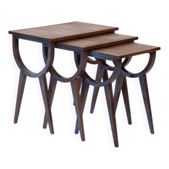 Midcentury nesting gigogne tables with parquetery in oak, 1950s france
