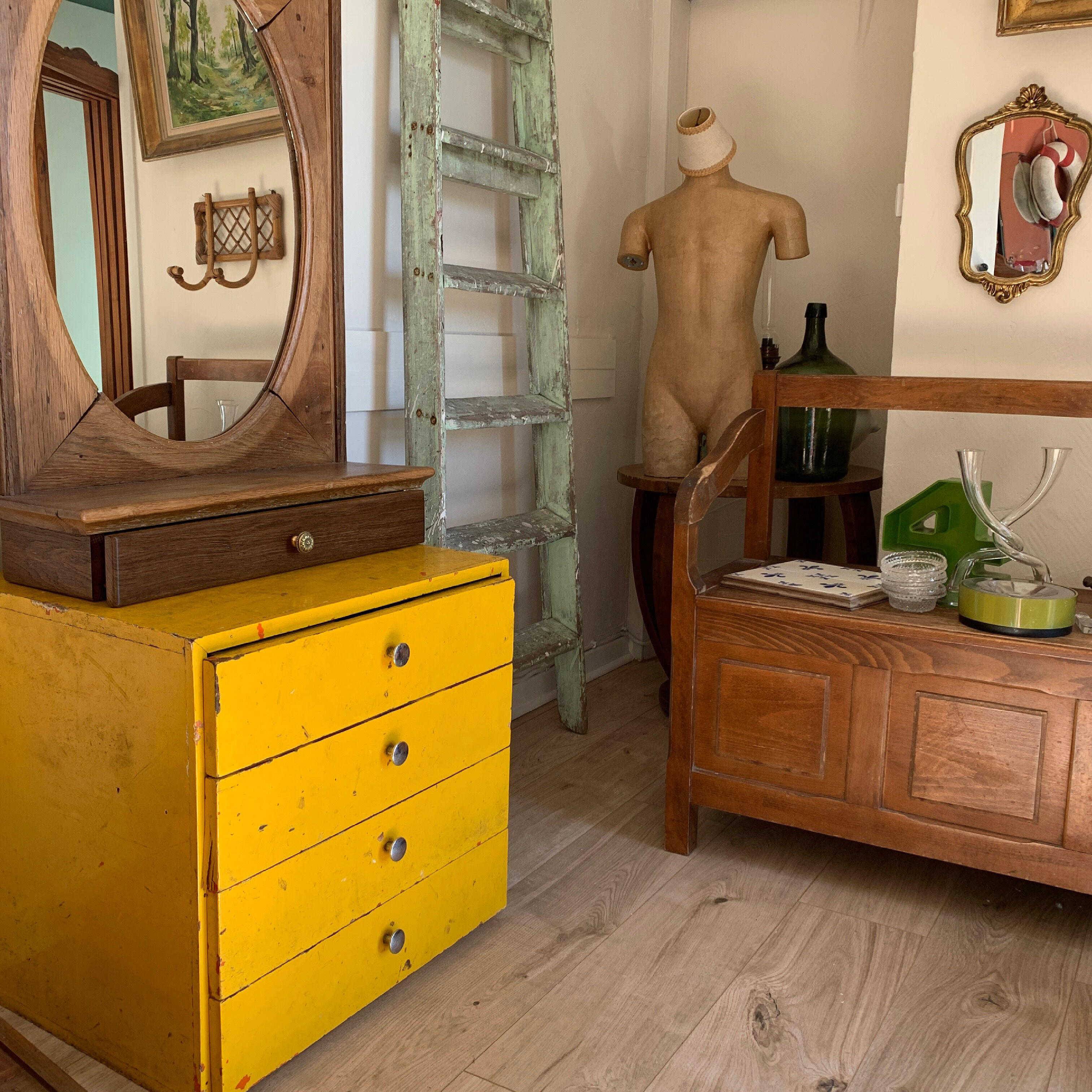 Furniture 4 drawers
