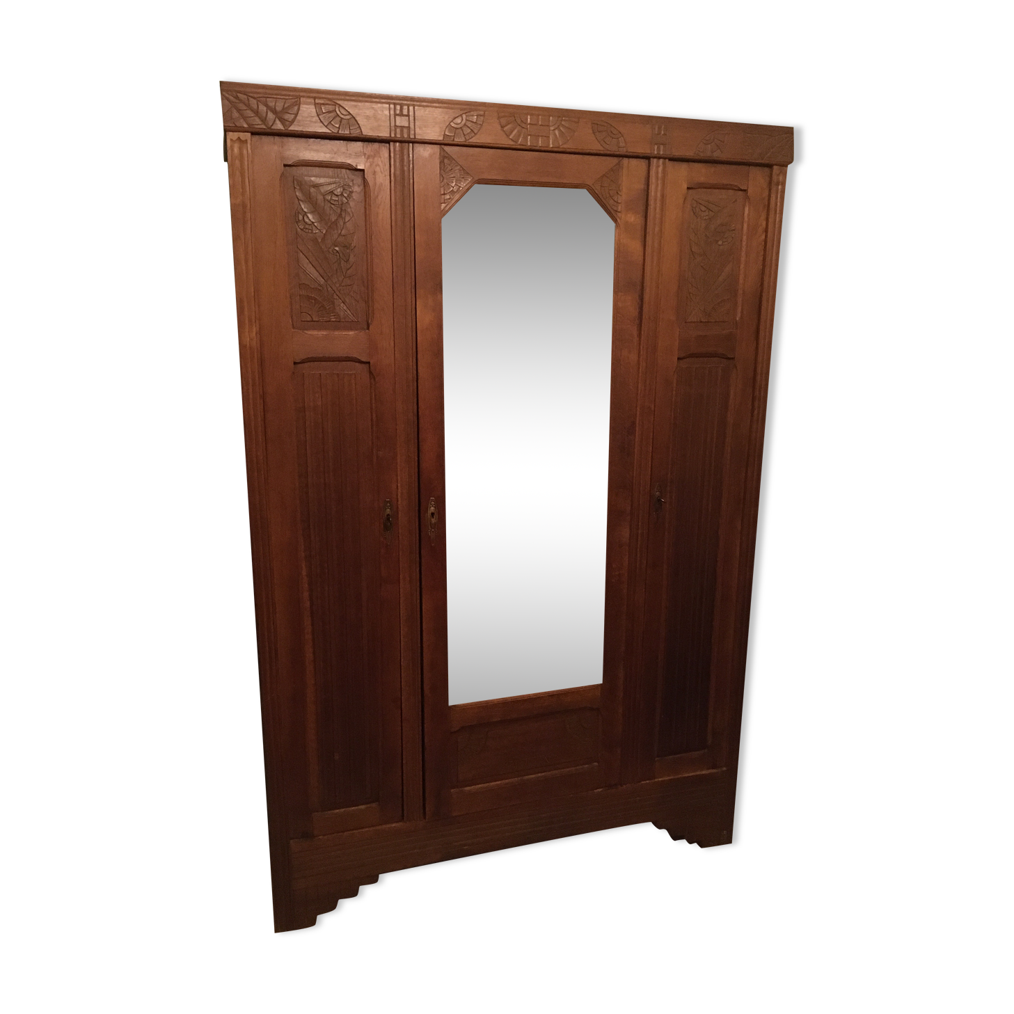 Vintage coat of arms with mirror