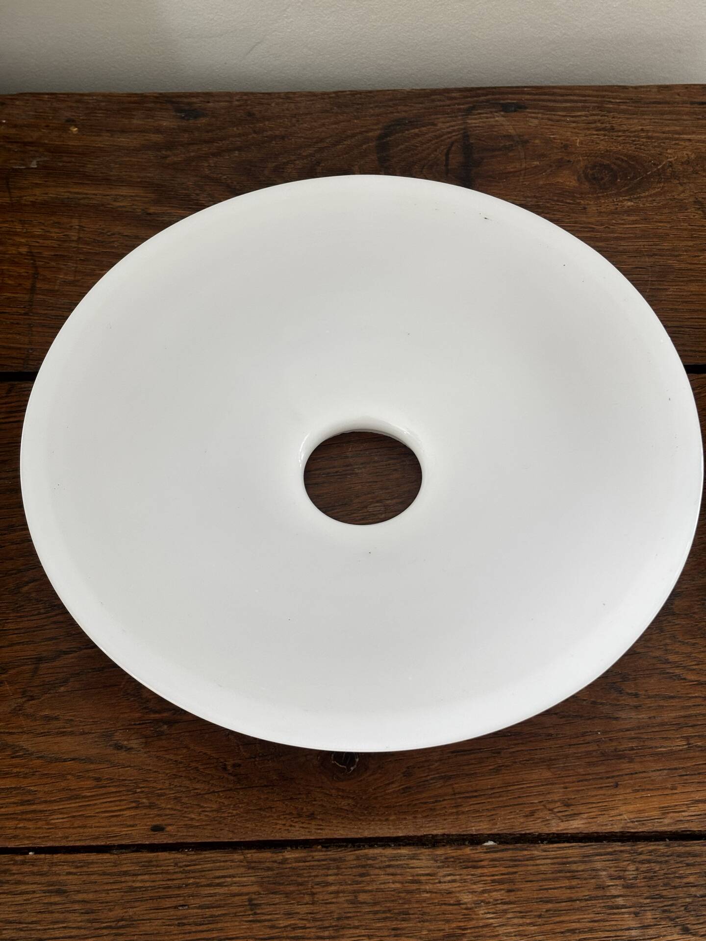 Vintage suspension lampshade in white opaline.