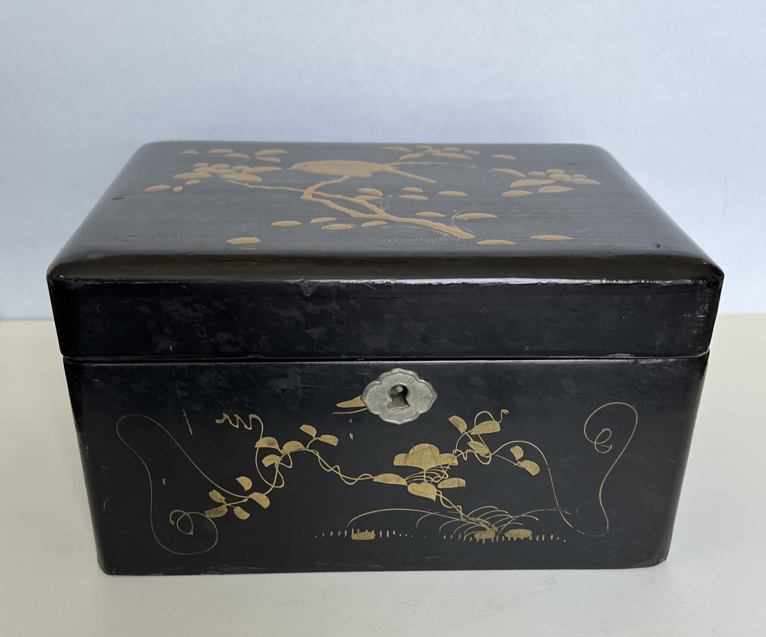 Lacquered wooden jewelry box