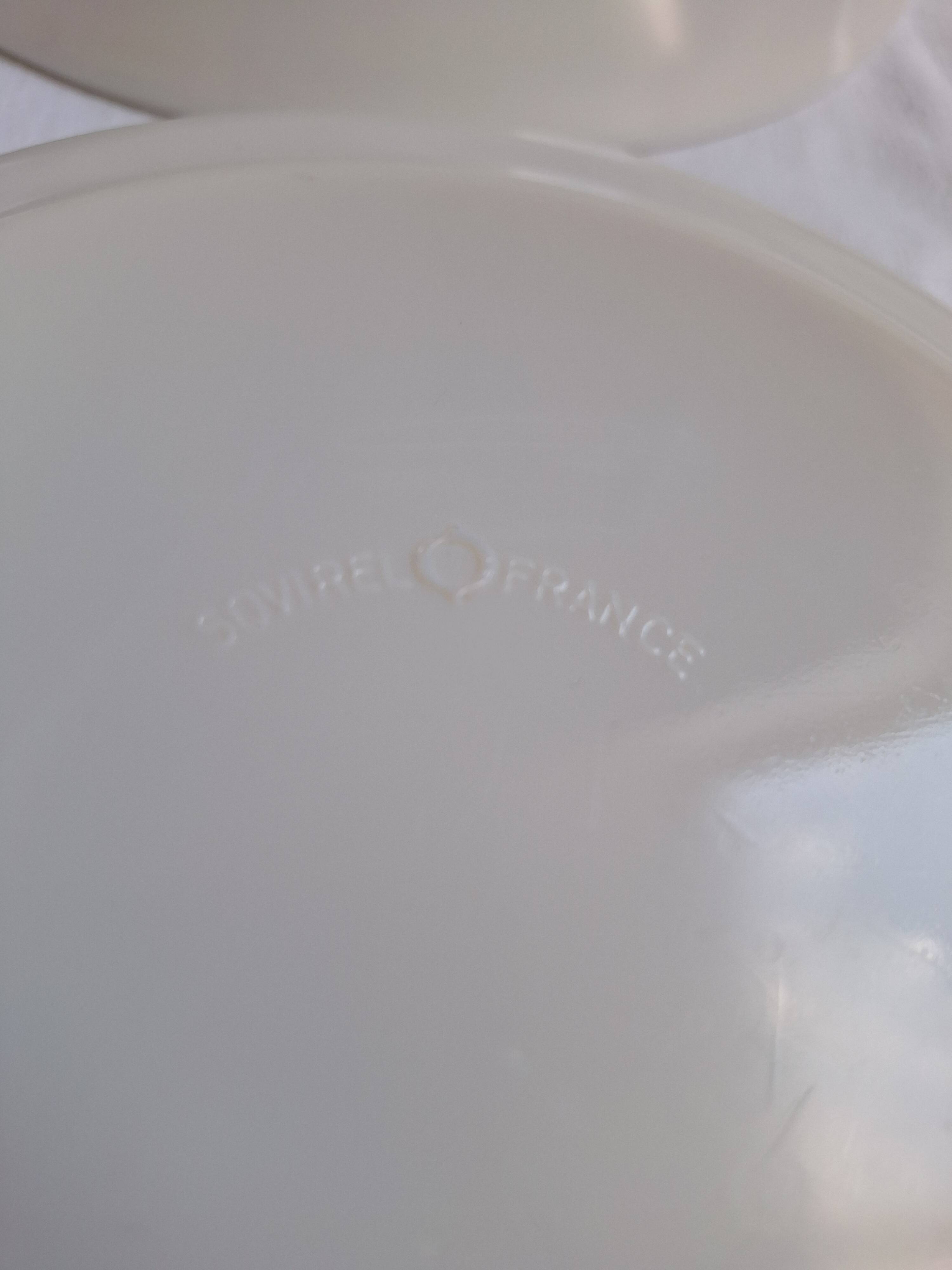 Plat rond Sovirel France vintage opaline