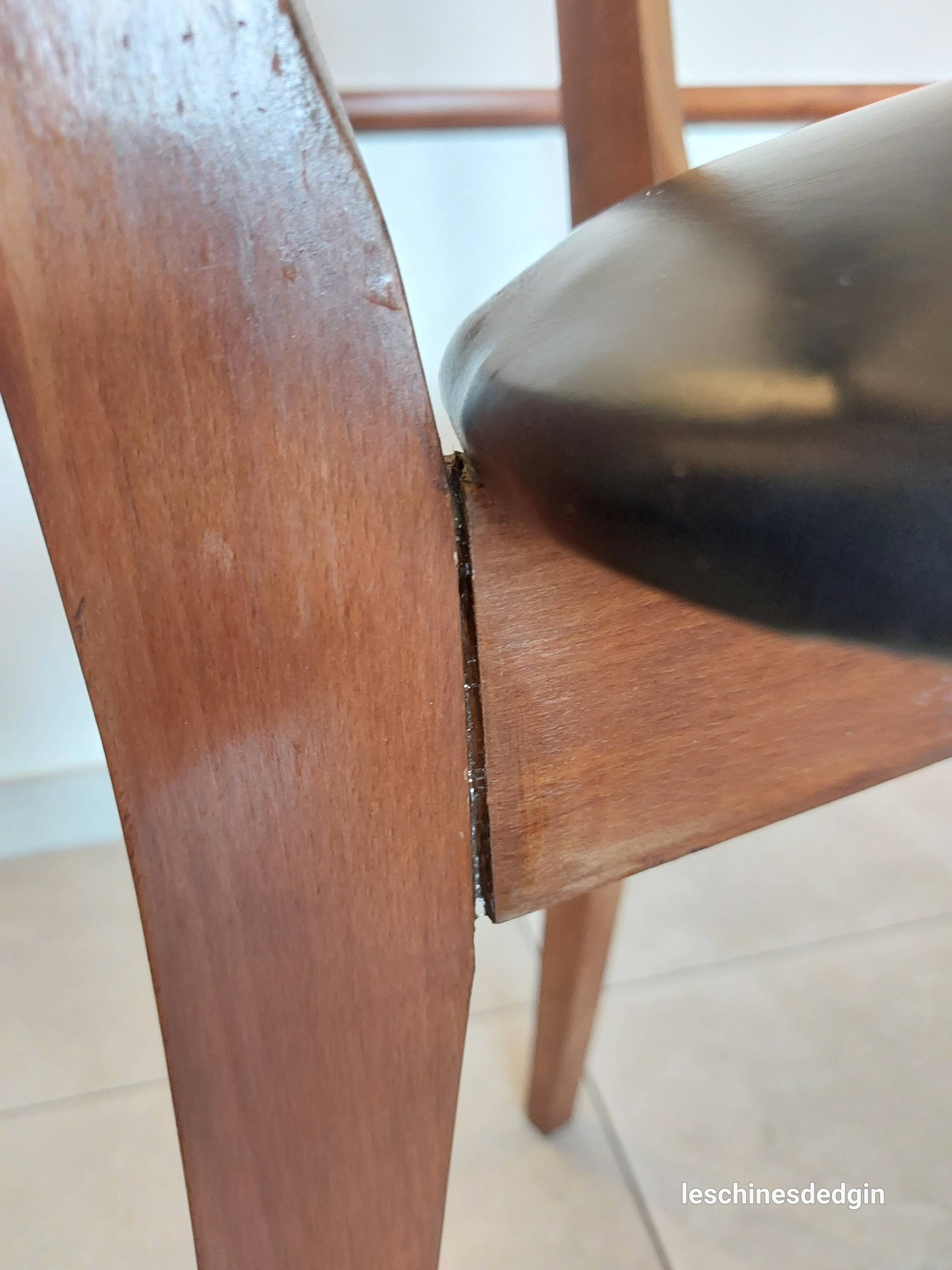 5 chairs in wood and black faux leather, Scandinavian style