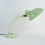 Green metal saucer desk lamp orientable. Year 50