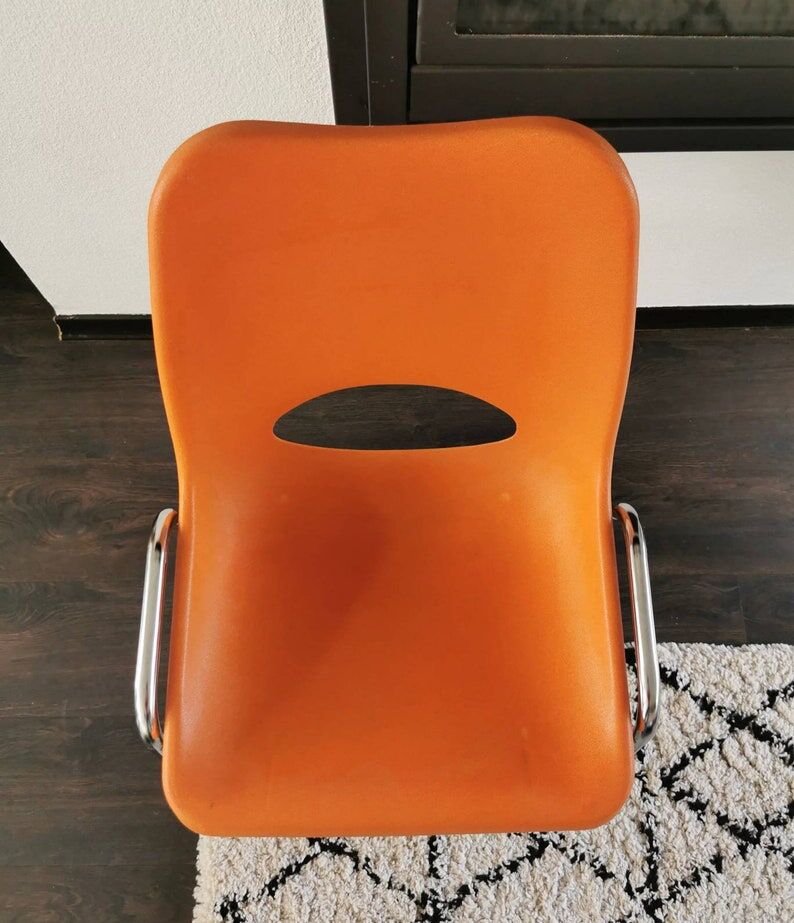 Bucket chair vintage English design, 70s