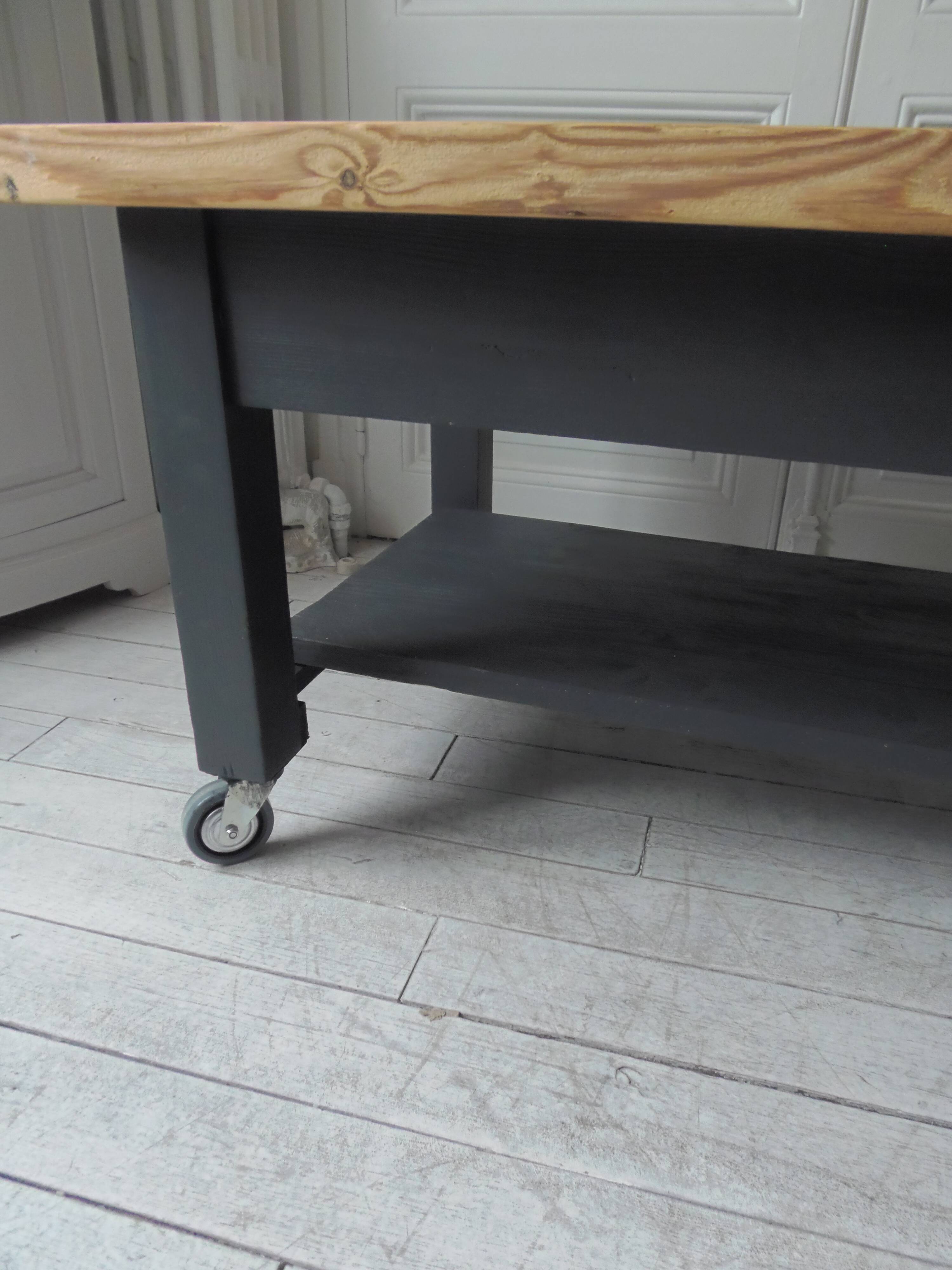 Coffee table on casters, 1 drawer, 1 shelf, re-enchanted in slate gray, wooden top.