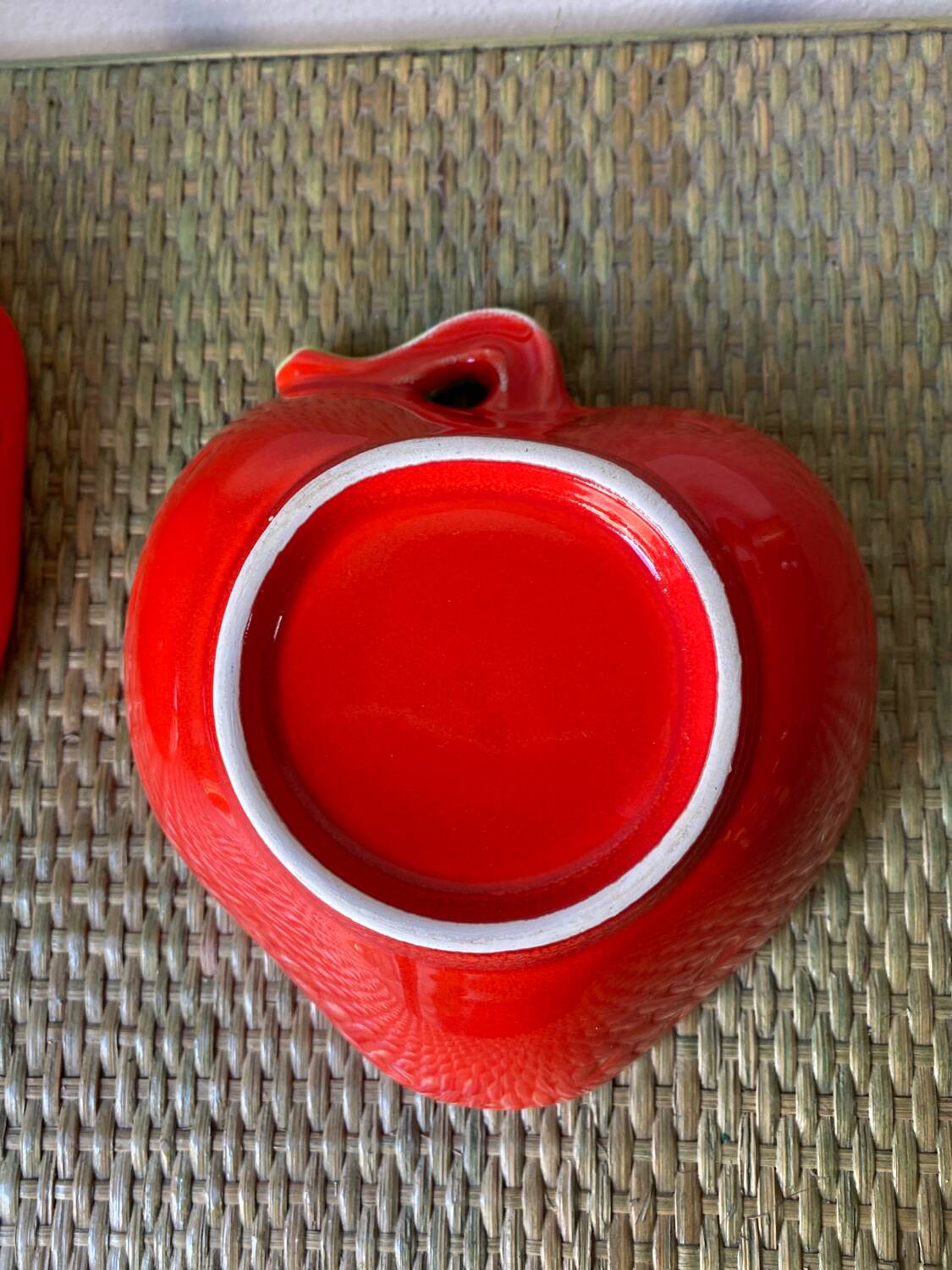 Ceramic strawberry cup