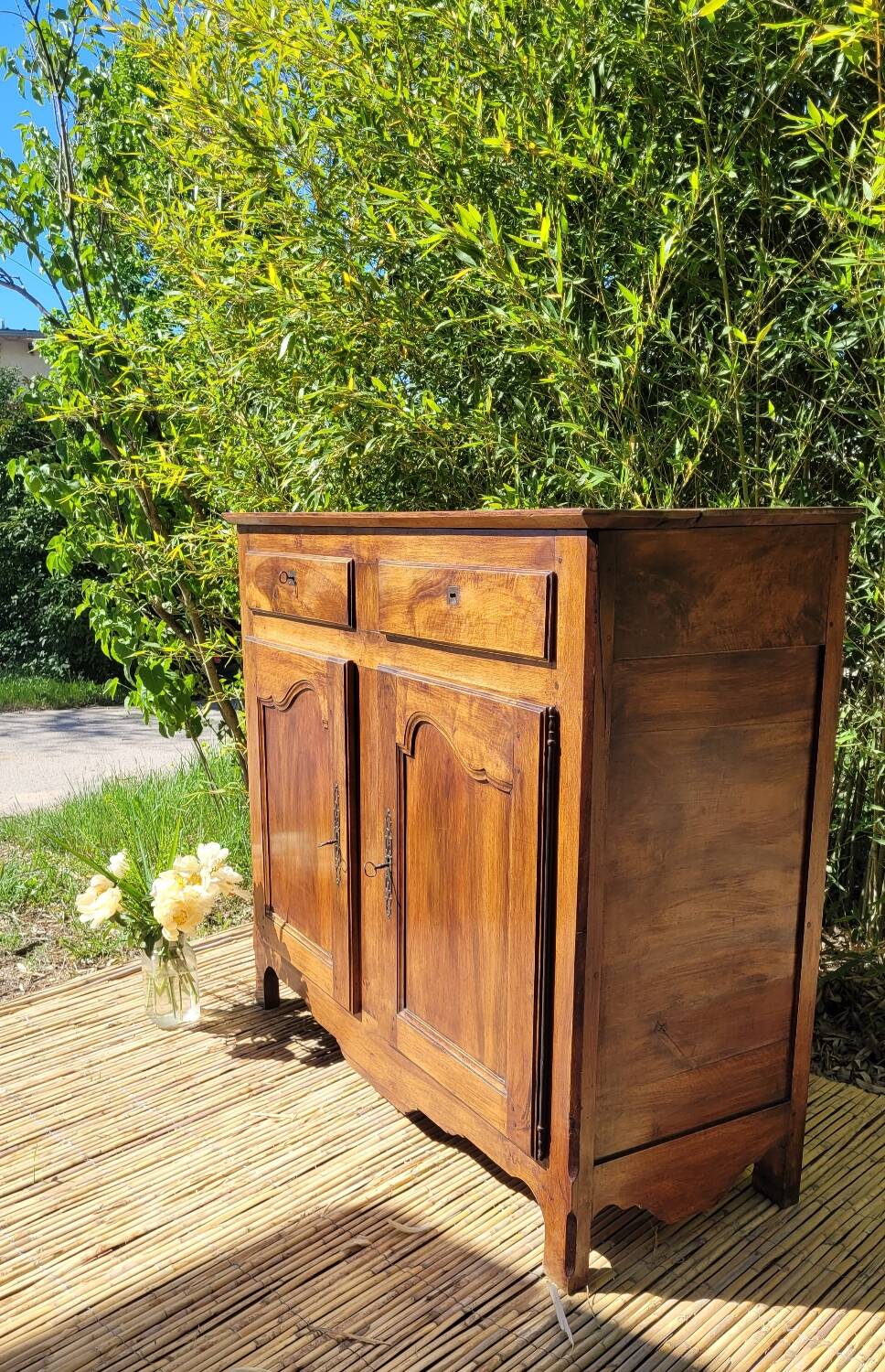 Large Louis XV country sideboard in walnut
