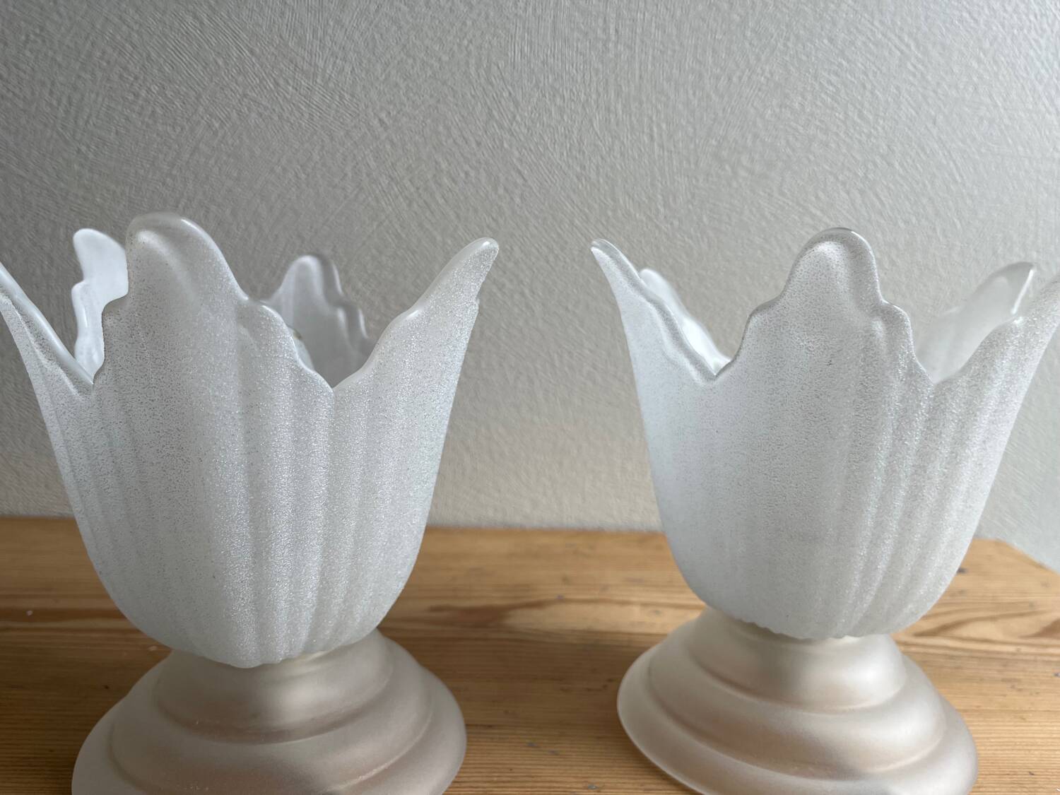 Vintage tulip glass flower lamp