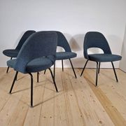 Ensemble de 4 chaises Executive Eero Saarinen 72CC pour Knoll – Mid-Century Modern