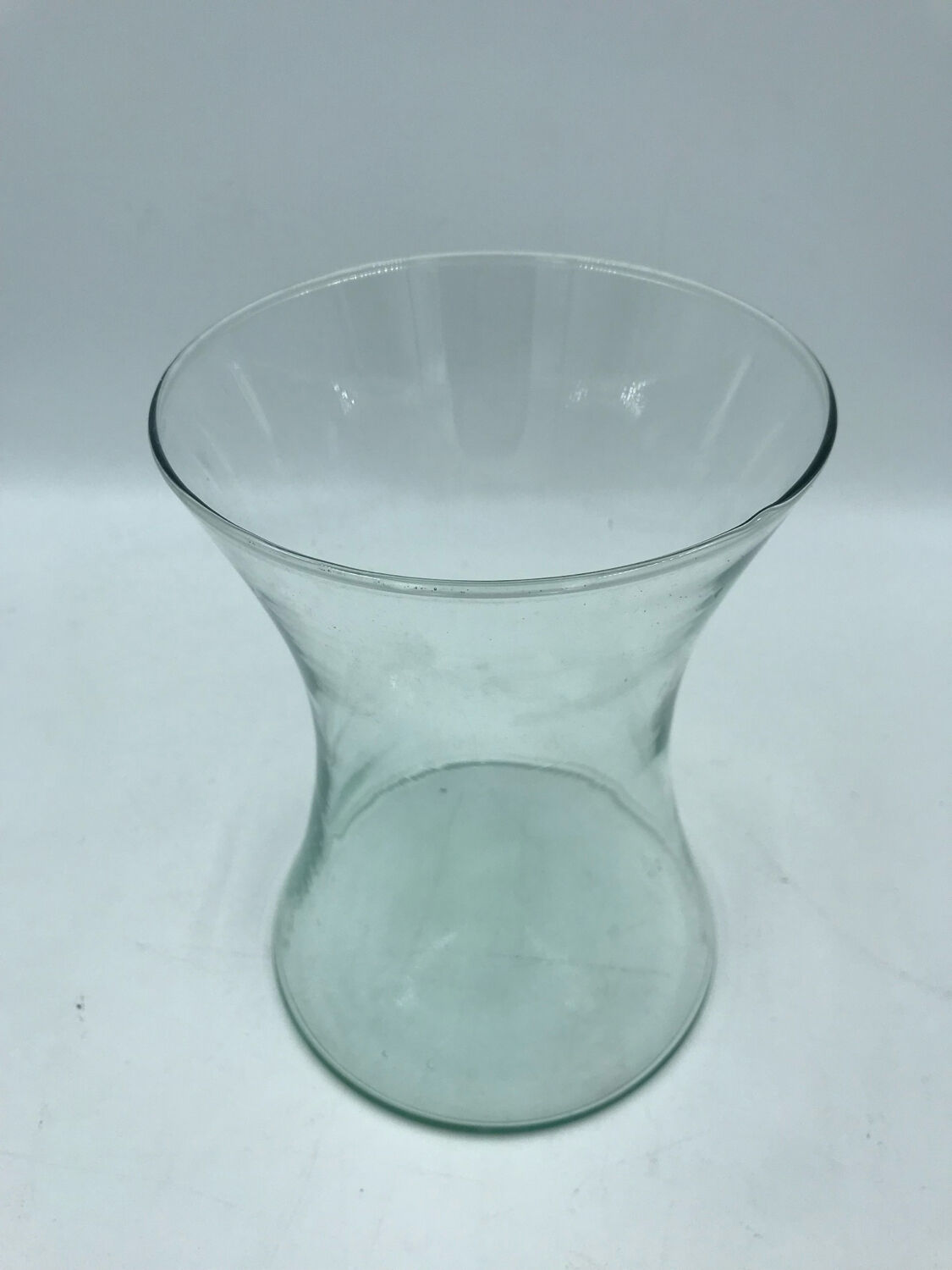Glass diabolo vase
