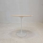 Oval marble side table by Eero Saarinen for Knoll
