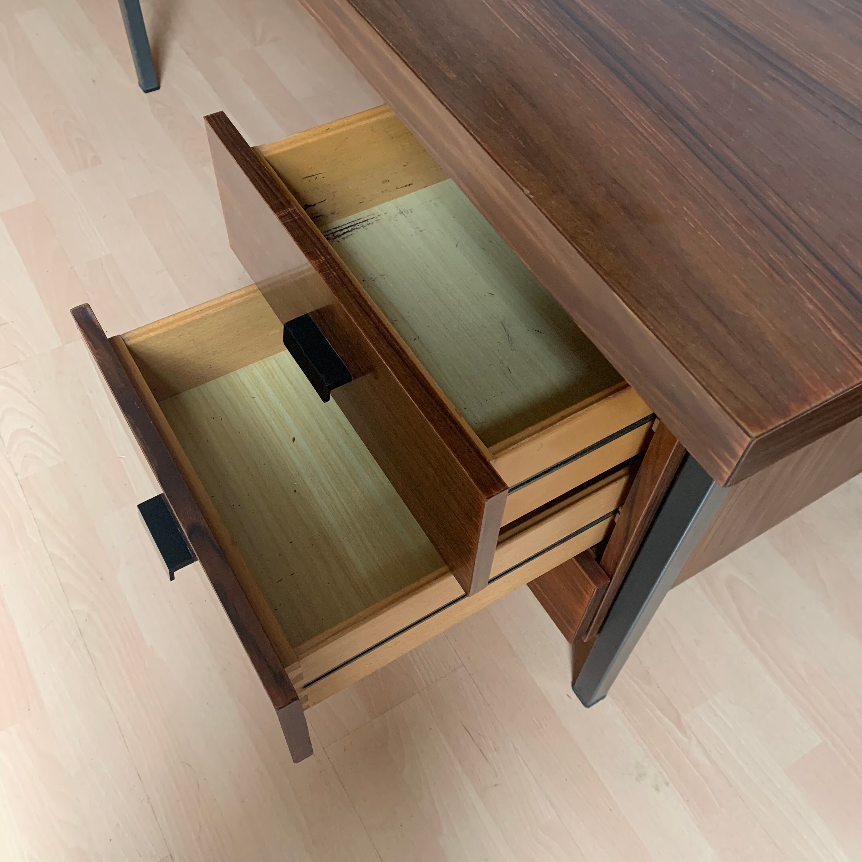 Vintage modernist office