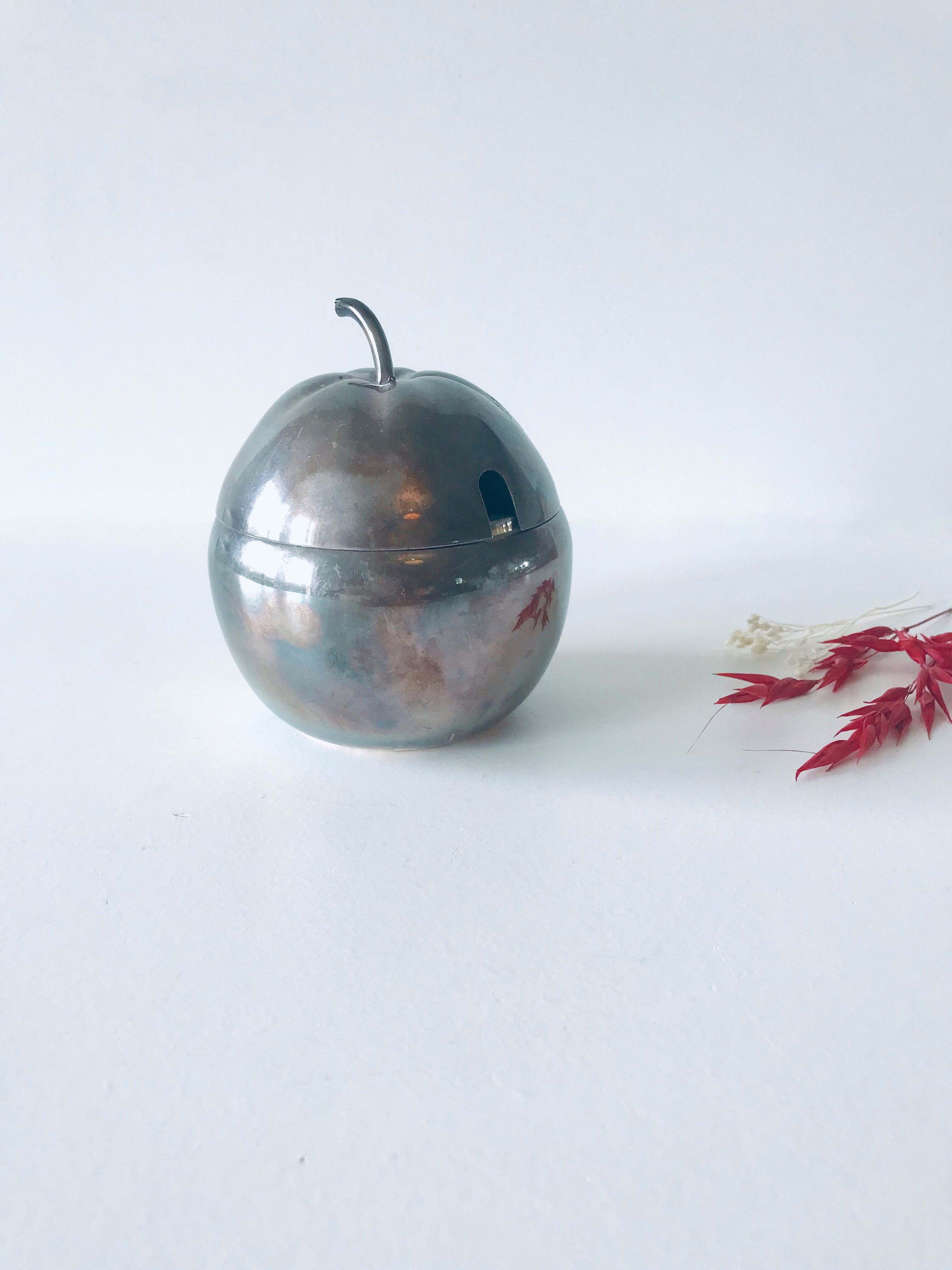Small bonbonnière Apple in silver