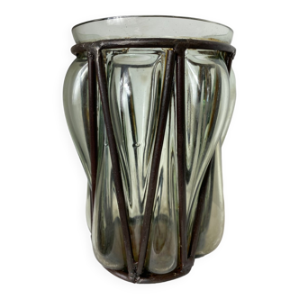 Ancien vase en verre et ferronnerie