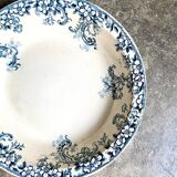 Round and hollow dish Boulenger & Cie in white and blue enamelled iron earth, "Wild rose" service